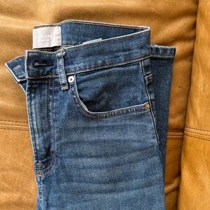 Everlane Women’s Cheeky Crop Blue Jeans